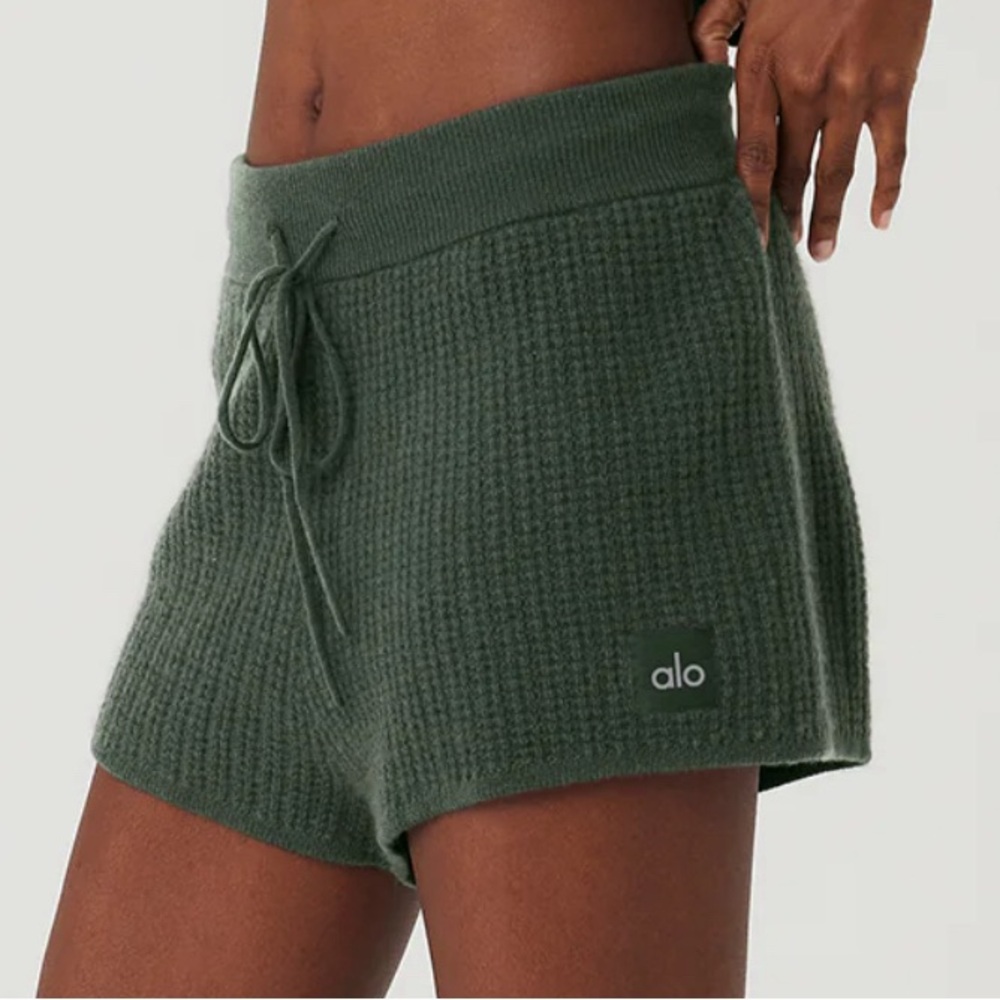 ALO Cashmere High-Waist Plush Waffle Short